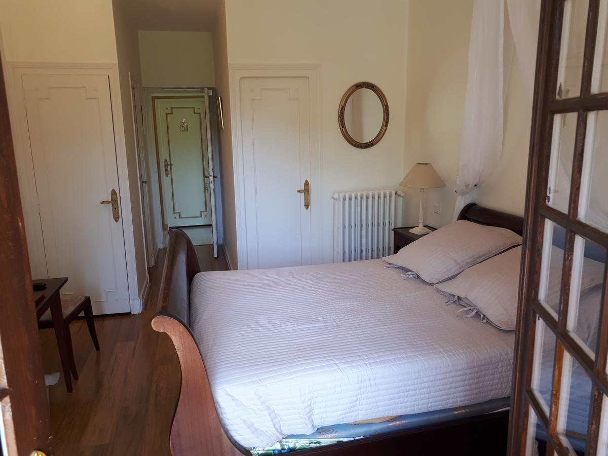 Auberge De L'Etang Bleu Vieux-Mareuil Kültér fotó